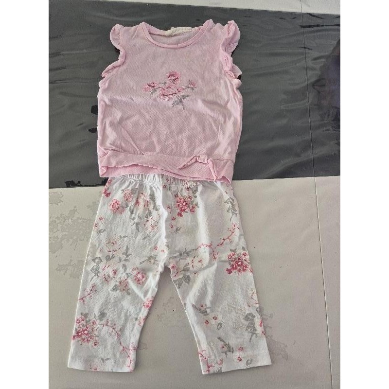 Ensemble 18 mois fleuri  TAILLE 18 mois