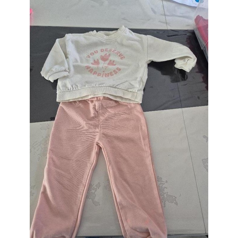 Ensemble jogging rose orchestra 23 mois TAILLE 23 mois