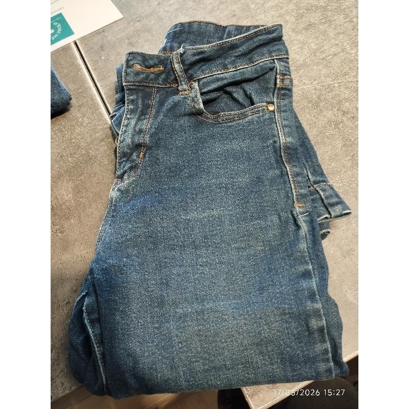 Jean's cache cache bootcup TAILLE 34