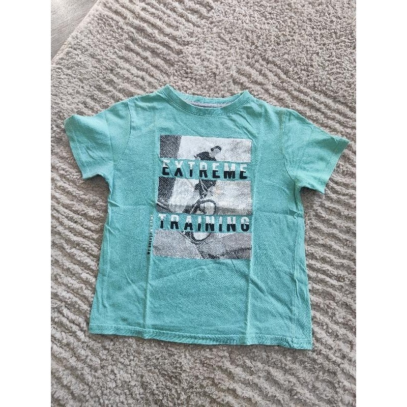 T shirt mc Kiabi vert extreme TAILLE 8