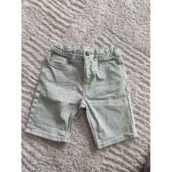 Short Kiabi vert  TAILLE 7