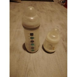 Lot 2 biberons 