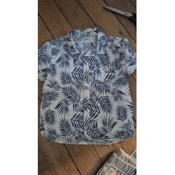 Chemisette bleue et blanche...