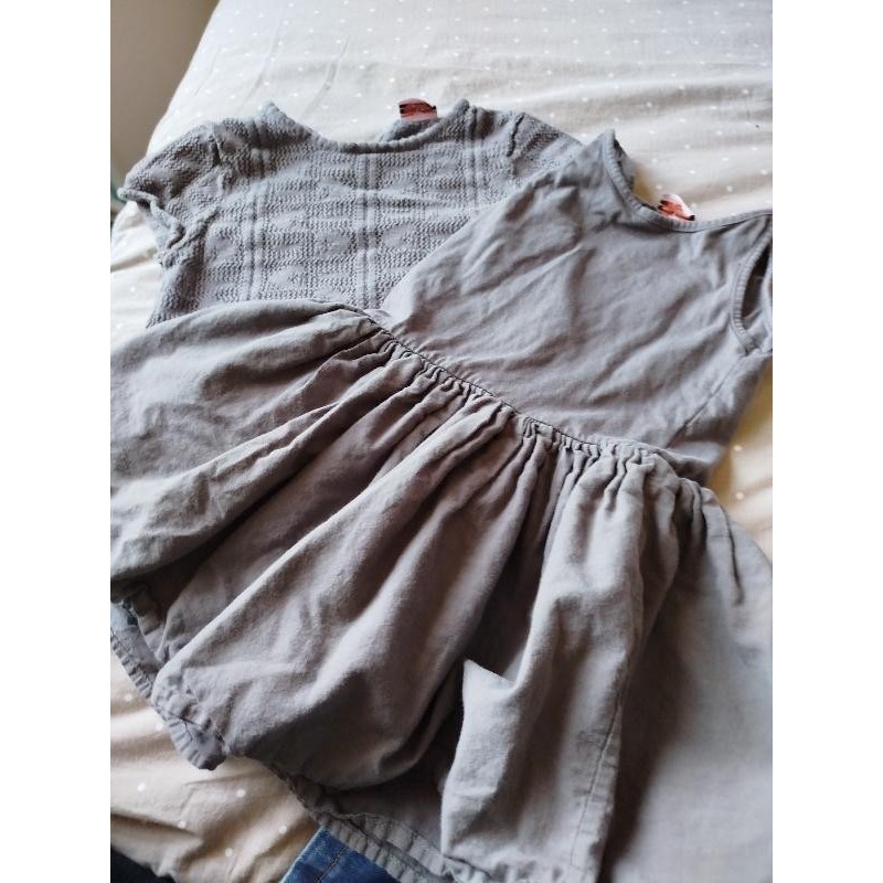 Ens robe et pull gris  TAILLE 5
