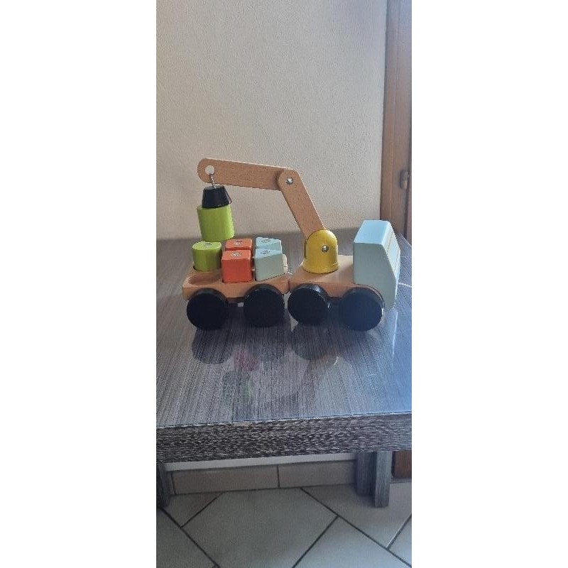 Camion bois aimente 