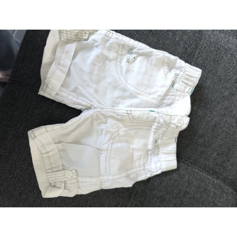Short blanc TAILLE 6 mois