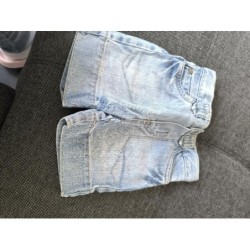 Short jean TAILLE 6 mois