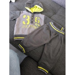 Ensemble survêtement gris...