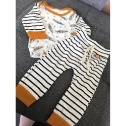 Ensemble rayé  TAILLE 3/6 mois