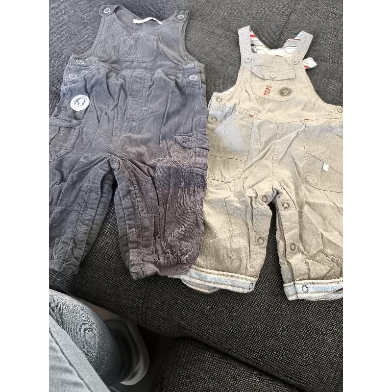 Lot 2 salopettes beige gris TAILLE 6 mois