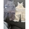 Lot 2 salopettes beige gris TAILLE 6 mois