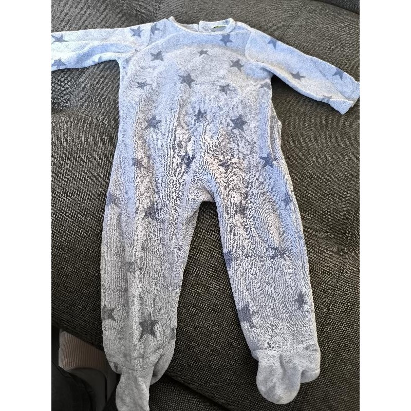Pyjama velours etoile TAILLE 12 mois