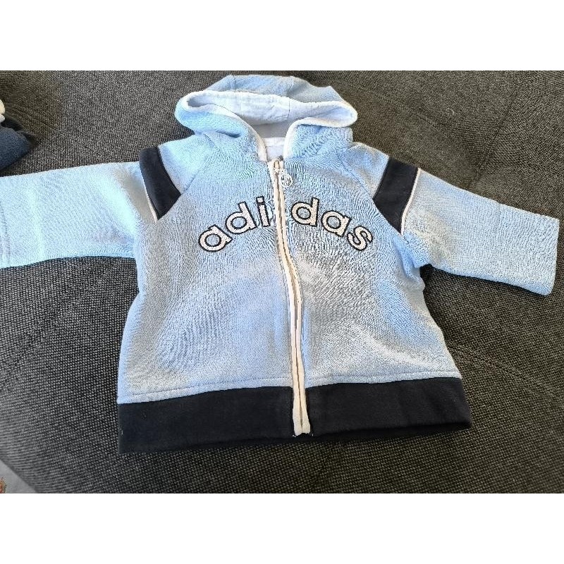 Veste bleu ciel adidas TAILLE 3/6 mois