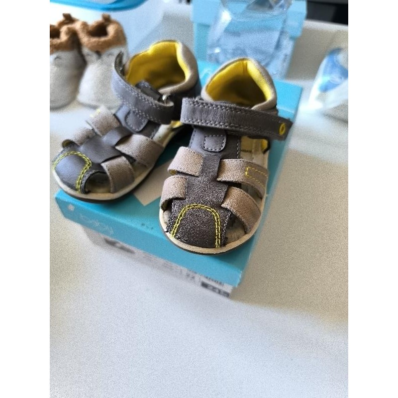 Sandale gemo TAILLE 22