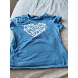 T-shirt bleu imprimé coeur...