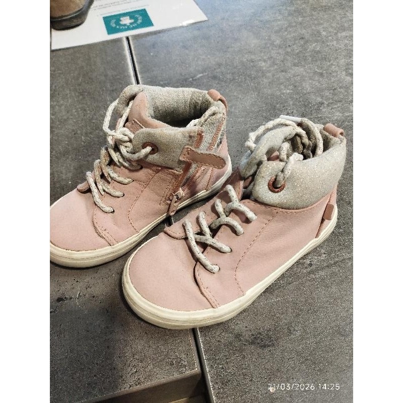 Chaussures obaibi rose blanche TAILLE 22