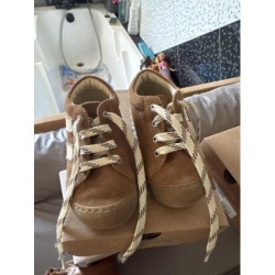 Chaussures  TAILLE 22