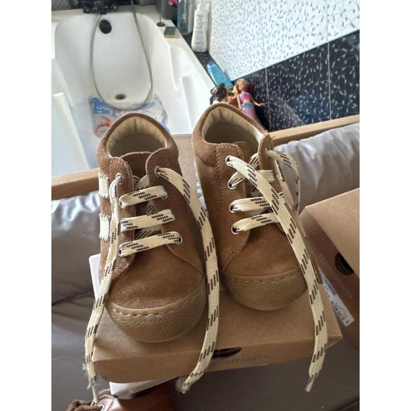 Chaussures  TAILLE 22