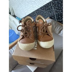 Chaussures  TAILLE 22 