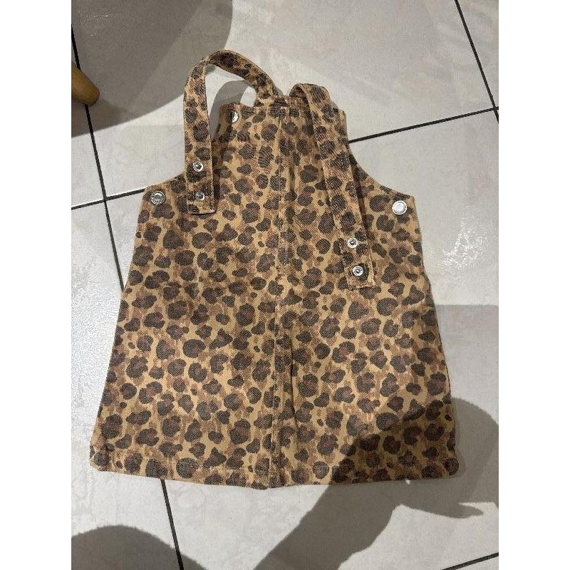 Robe salopette léopard  TAILLE 12/18mois