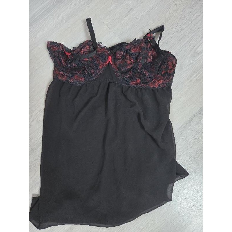 Nuisette noir et rouge TAILLE M
