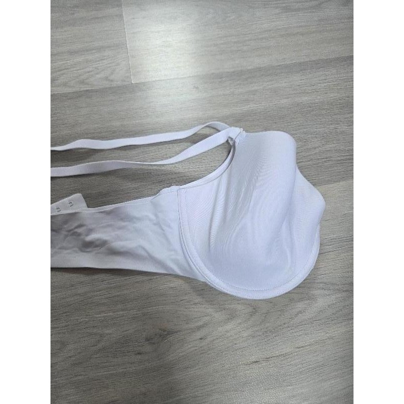 Soutien gorge blanc rembourré  TAILLE 95C