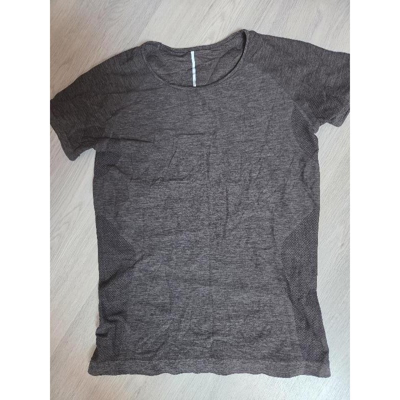 Maillot sport gris  TAILLE 40