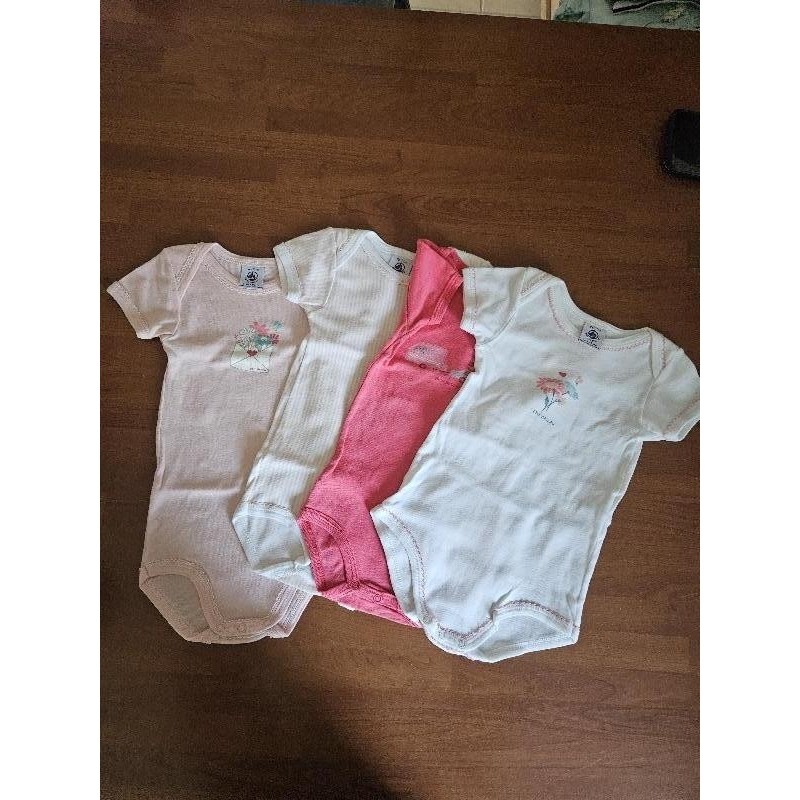 Lot body MC petit bateau TAILLE 9 mois