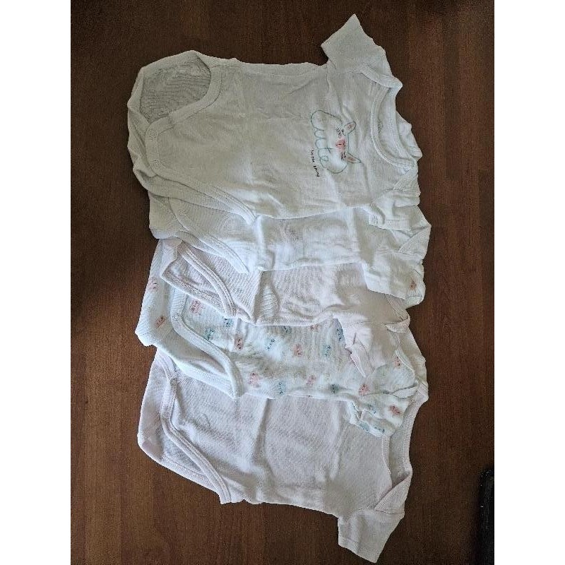 Lot 5 body MC  TAILLE 9 mois