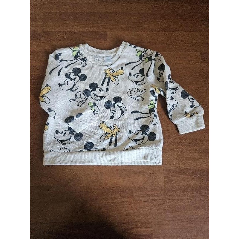 Sweat mickey  TAILLE 9 mois