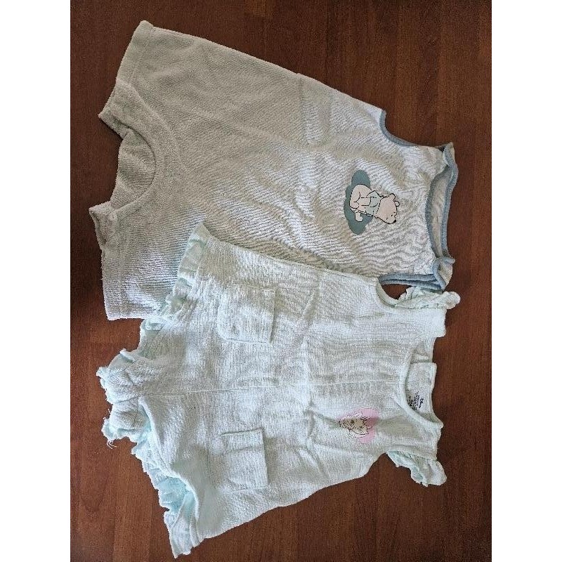 Lot 2 Barboteuses vert TAILLE 9 mois 