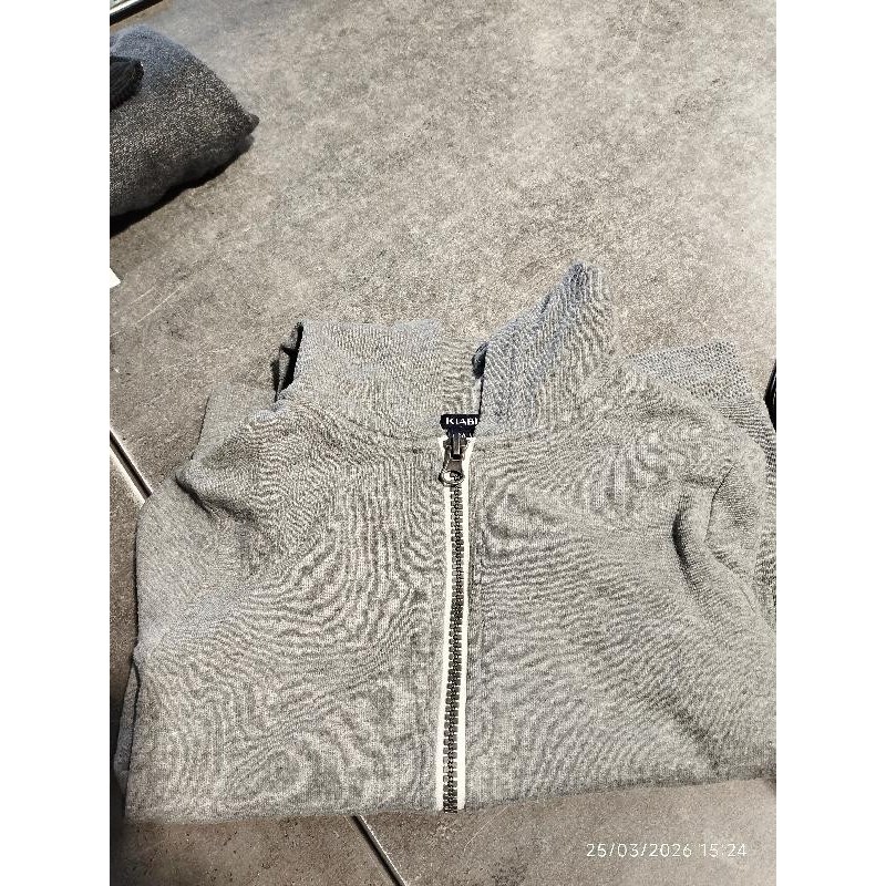 Veste sweat gris kiabi TAILLE 6a