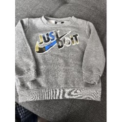 Sweat nike gris TAILLE 24 mois