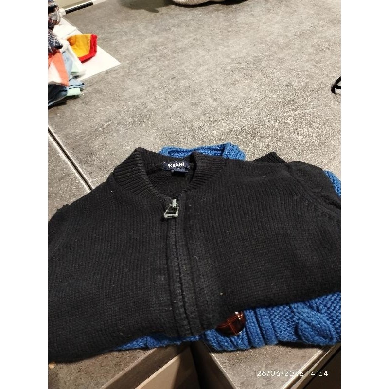 Gilet noir kiabi TAILLE 18m