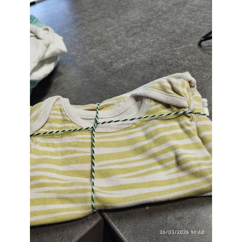 Lot 2 Body mc blanc rayé vert TAILLE 18m