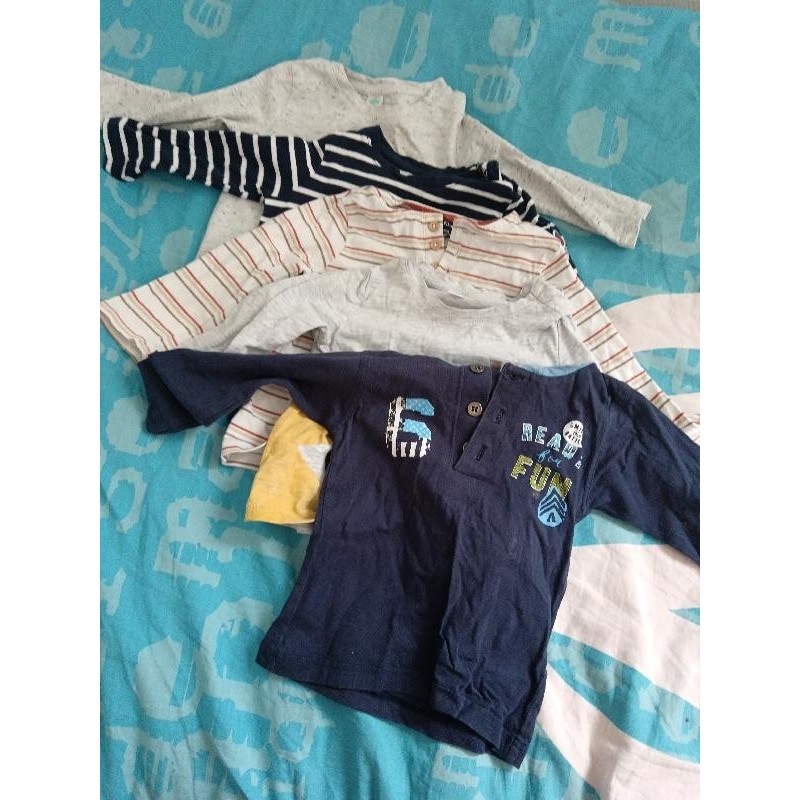 5 t shirt ml 18 mois  TAILLE 18 mois