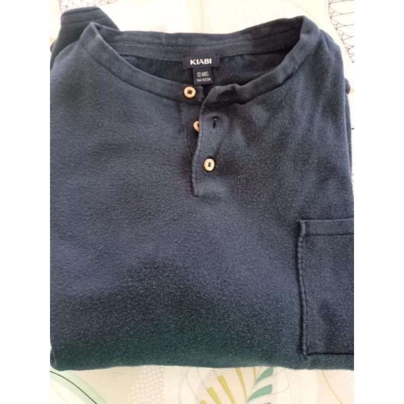Pull bleu Kiabi 3 boutons  TAILLE 12 ans