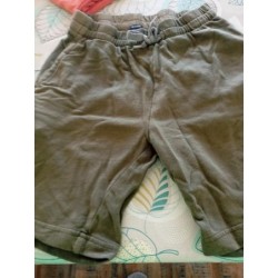 Short kaki kiaki TAILLE 12 ans