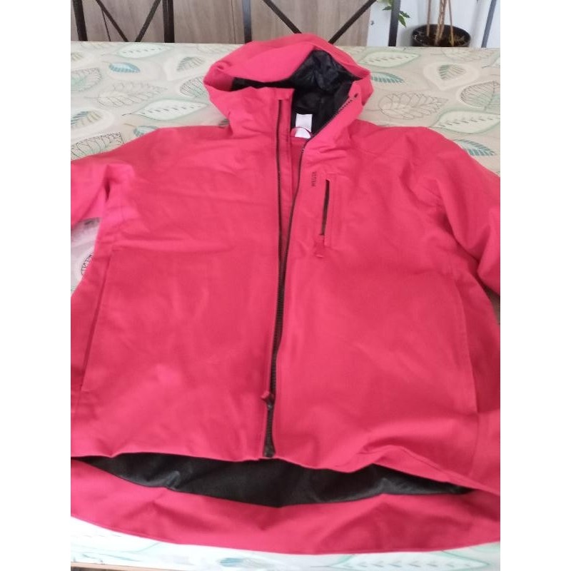 Manteau rouge ski Decathlon  TAILLE 12 ans