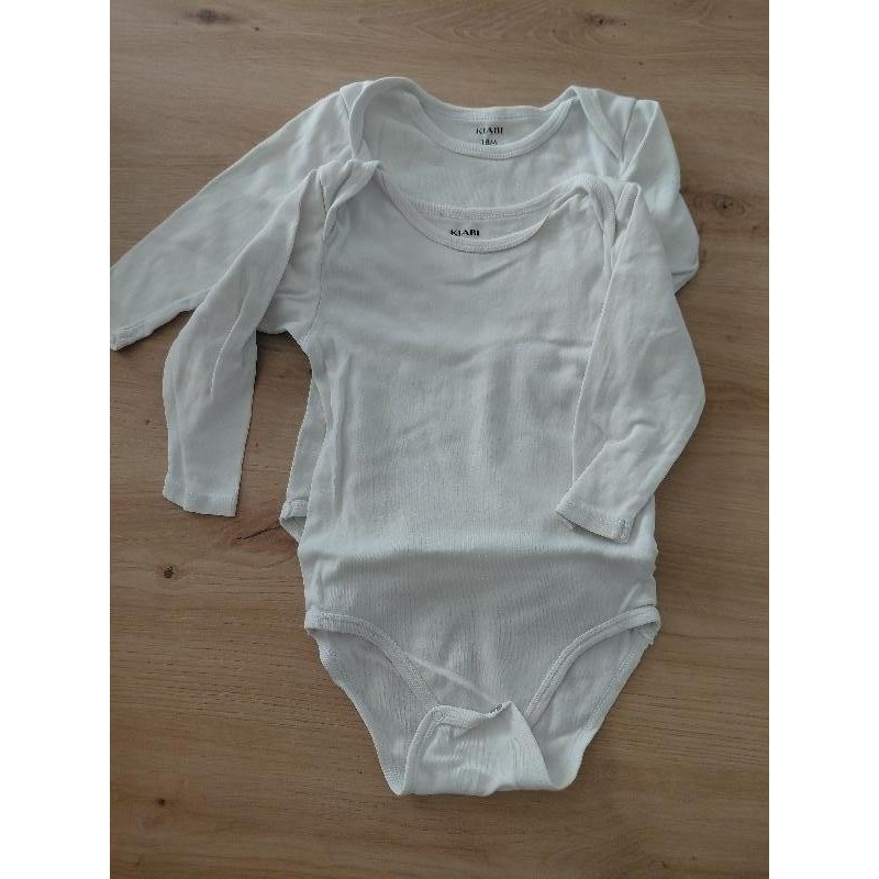 Lot 2 bodys ML blanc Kiabi 18m TAILLE 18m 