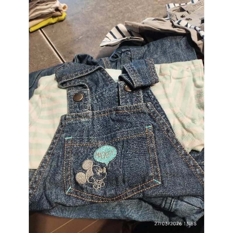 Ensemble salopette mickey tshi TAILLE 18m