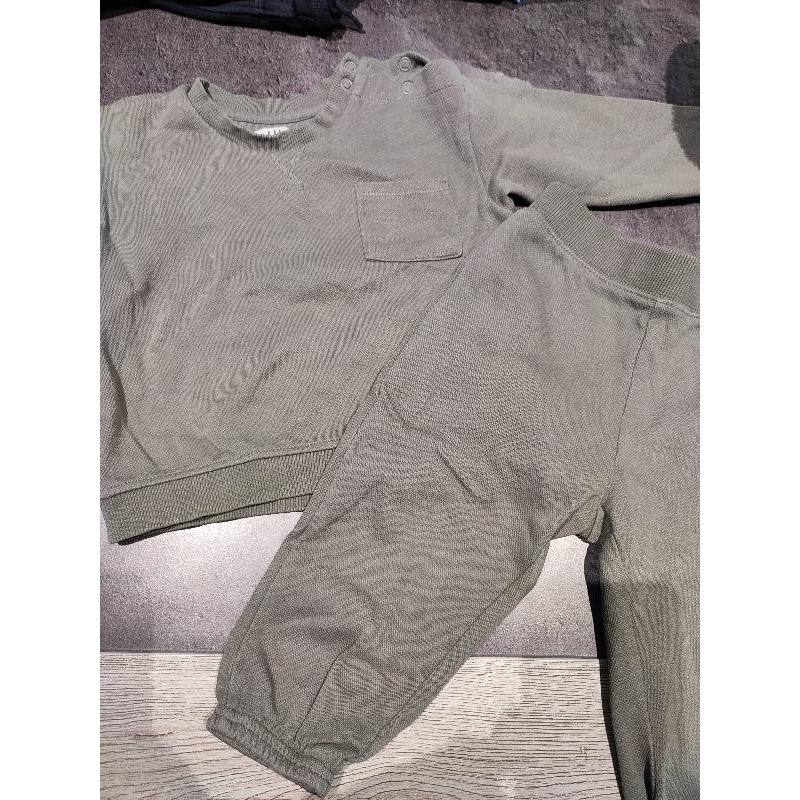 Ensemble kaki 24 mois  TAILLE 24 mois 