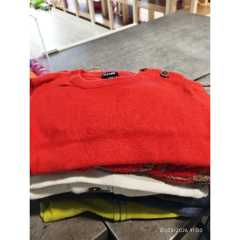 Pull rouge kiabi TAILLE 18m