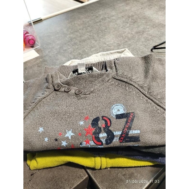 Pull gris restricted TAILLE 18m