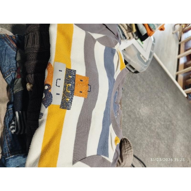 Ensemble rayé gris blancj TAILLE 12 mois