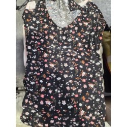 Robe noir a fleur TAILLE 12...