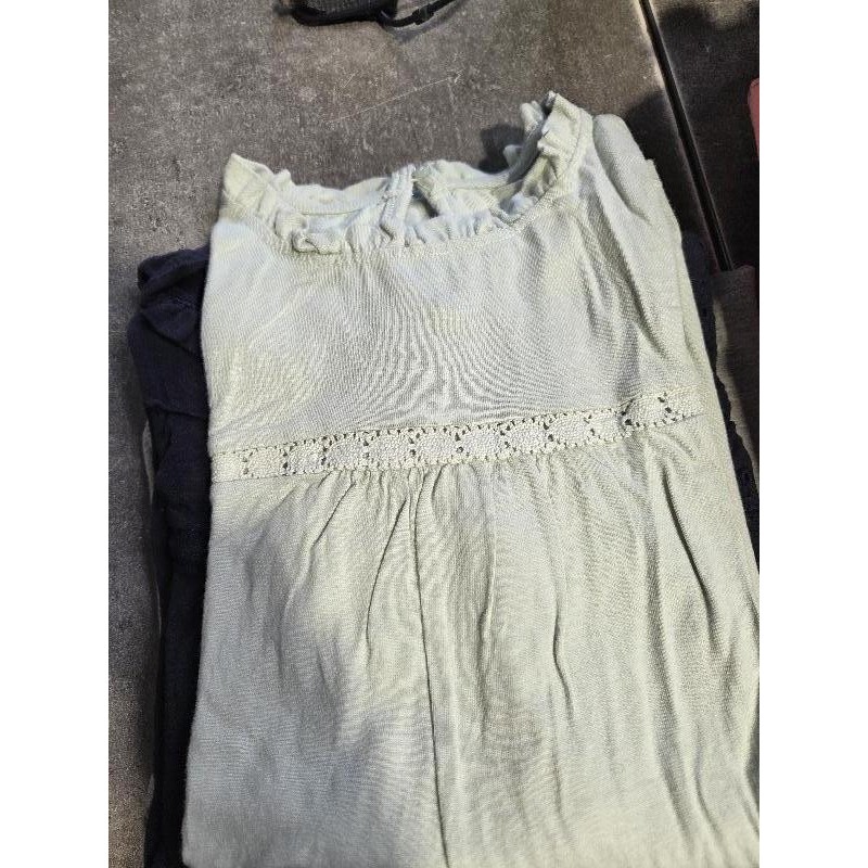 Tee-shirt vert TAILLE 12 ans