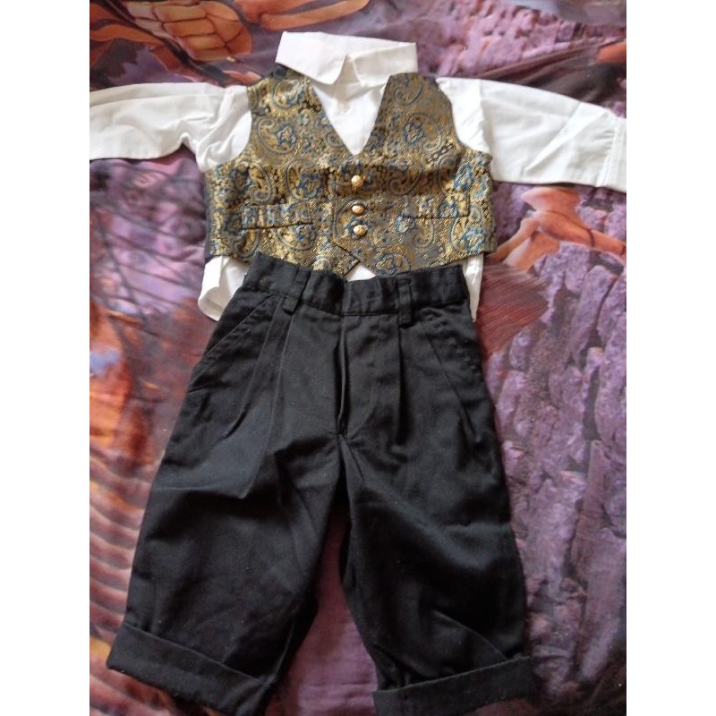 Costume 6 mois  TAILLE 6 mois