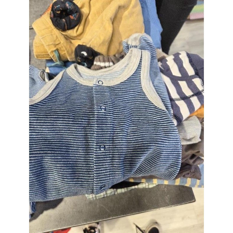 Pyjama sans manche rayure  TAILLE 3 mois