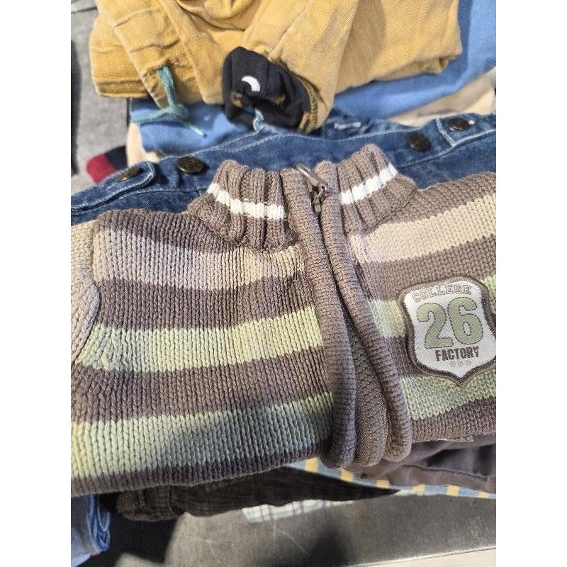 Gilet fermeture marron vert TAILLE 3 mois